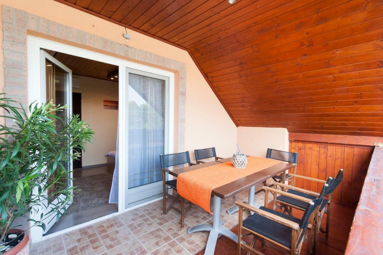 Bier-Lak Apartman House 71 Balatonlelle Exterior photo